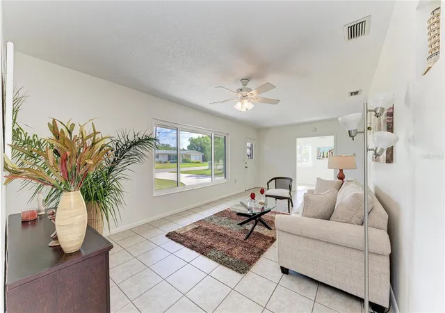 5th image of 1211 Cypress Ave, Venice, FL 34285 | MLS# A4693033