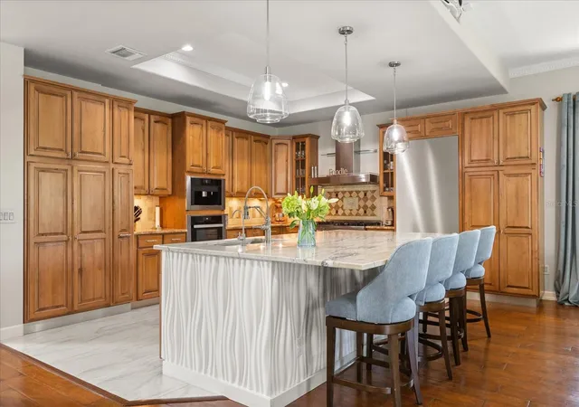 Photo 2 of Single family home for sale at 1554 Lake Rhea Dr, Windermere, FL 34786 | MLS# O6406297 | Listing updated on 2026-08-27
