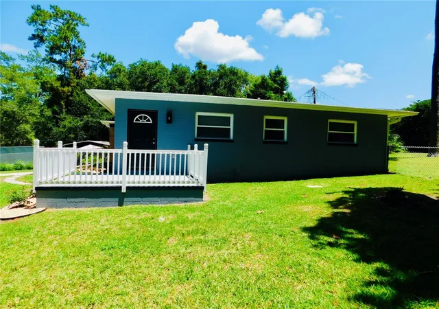 Photo 2 of Single family home for sale at 921 Ne 13th Avenue, Ocala, FL 34470 | MLS# OM724412 | Listing updated on 2026-09-03