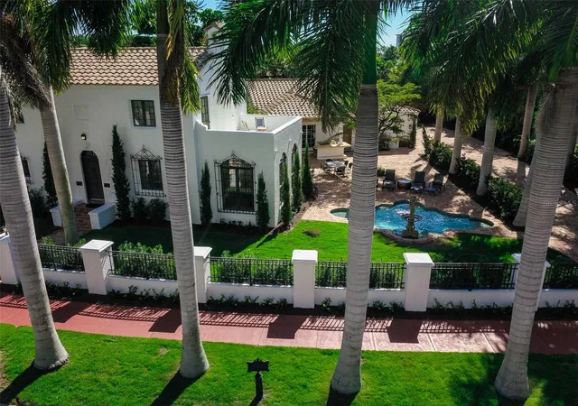 4th image of 76 S Washington Dr, Sarasota, FL 34236 | MLS# A4693046