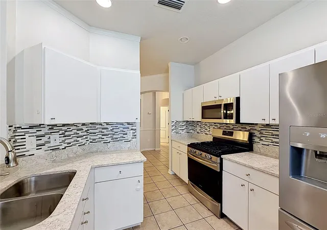 4th image of 6932 Monarch Park Dr, Apollo Beach, FL 33572 | MLS# TB8506773