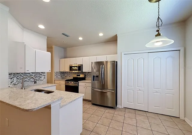 5th image of 6932 Monarch Park Dr, Apollo Beach, FL 33572 | MLS# TB8506773