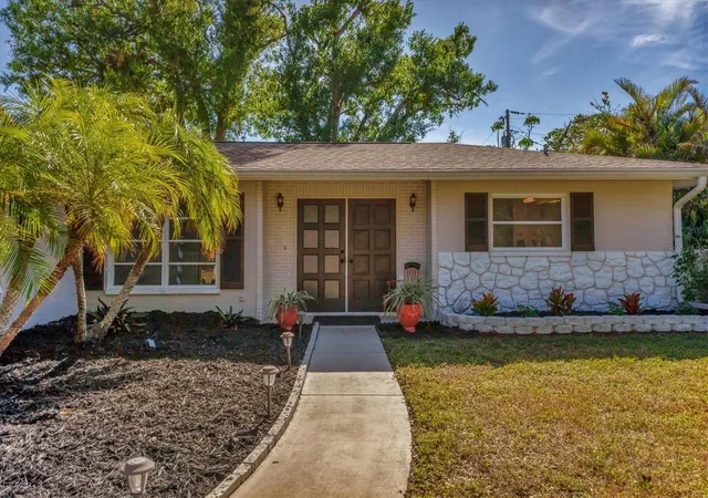 3rd image of 448 Redwood Rd, Venice, FL 34293 | MLS# TB8506775