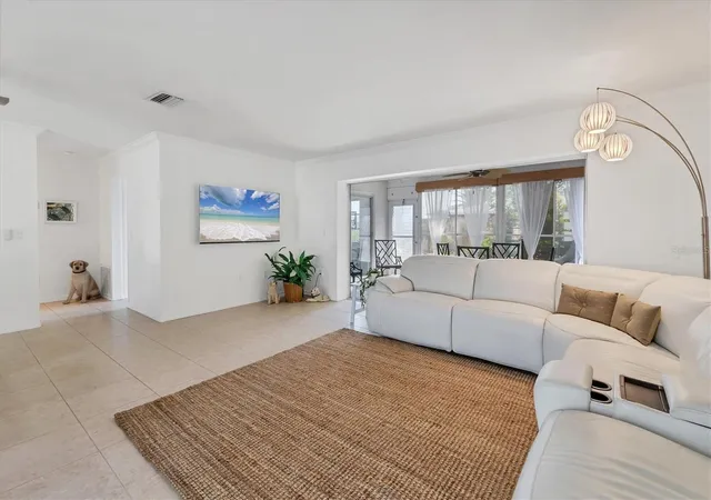 5th image of 448 Redwood Rd, Venice, FL 34293 | MLS# TB8506775