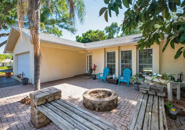 3rd image of 520 Sandy Hook Rd, Palm Harbor, FL 34683 | MLS# TB8506782