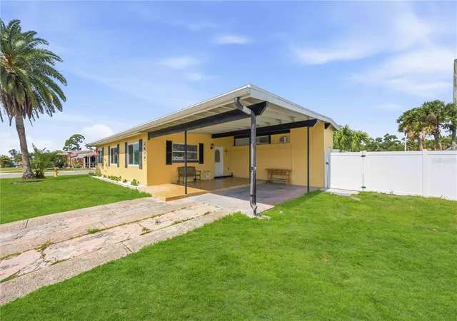 Photo 3 of Single family home for sale at 2409 Ednor St, Port Charlotte, FL 33952 | MLS# C7525966 | Listing updated on 2026-09-07