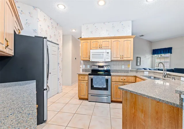 4th image of 28 Cedar Point Dr, Palm Coast, FL 32164 | MLS# V4949000