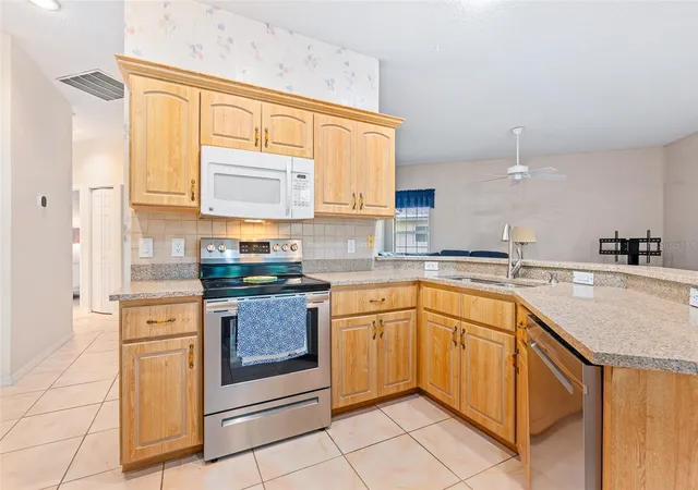 5th image of 28 Cedar Point Dr, Palm Coast, FL 32164 | MLS# V4949000