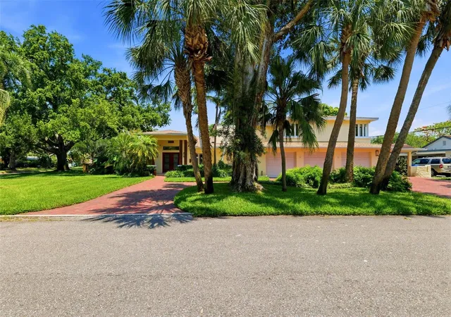 Photo 2 of Single family home for sale at 6000 2nd Street S, Saint Petersburg, FL 33705 | MLS# W7885621 | Listing updated on 2026-07-31