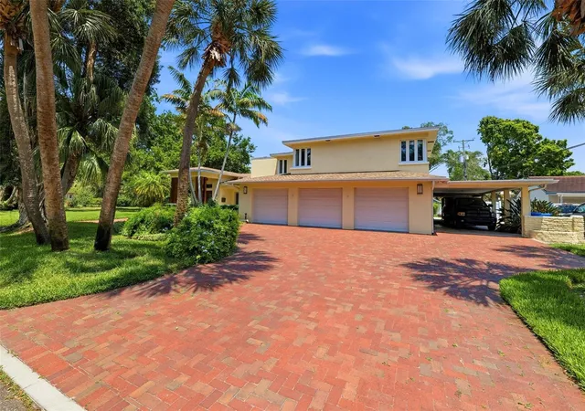 Photo 3 of Single family home for sale at 6000 2nd Street S, Saint Petersburg, FL 33705 | MLS# W7885621 | Listing updated on 2026-07-31