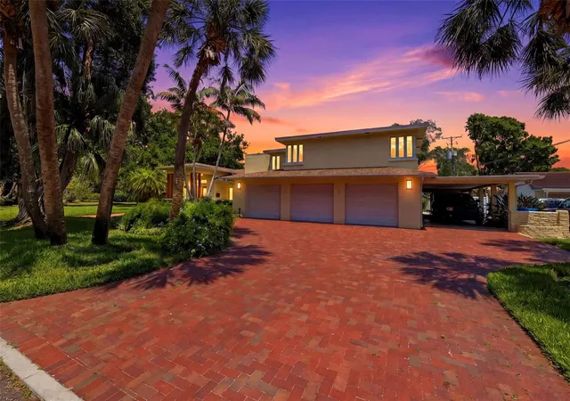 Photo 4 of Single family home for sale at 6000 2nd Street S, Saint Petersburg, FL 33705 | MLS# W7885621 | Listing updated on 2026-07-31