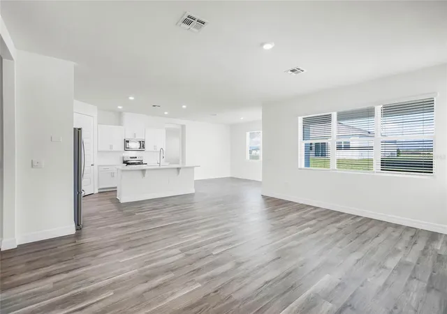 Photo 3 of Single family home for sale at 1757 Hummingbird Rd, Winter Haven, FL 33884 | MLS# O6406366 | Listing updated on 2026-08-27