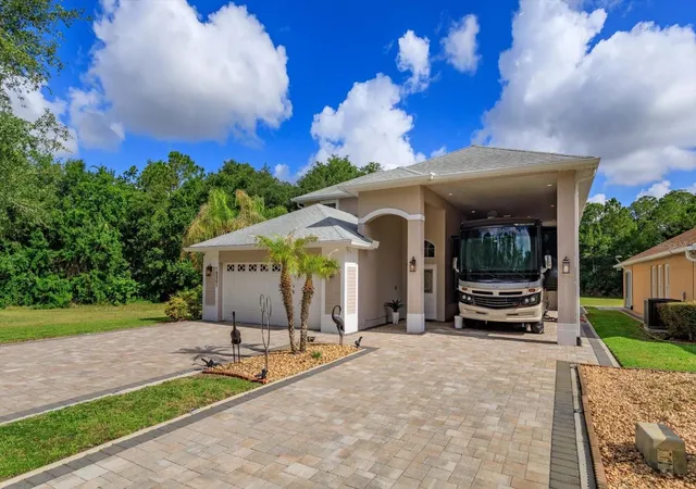 Homes for sale in Clermont, FL | 16201 Citrus Pkwy, Clermont, FL 34714 | MLS# G5112124