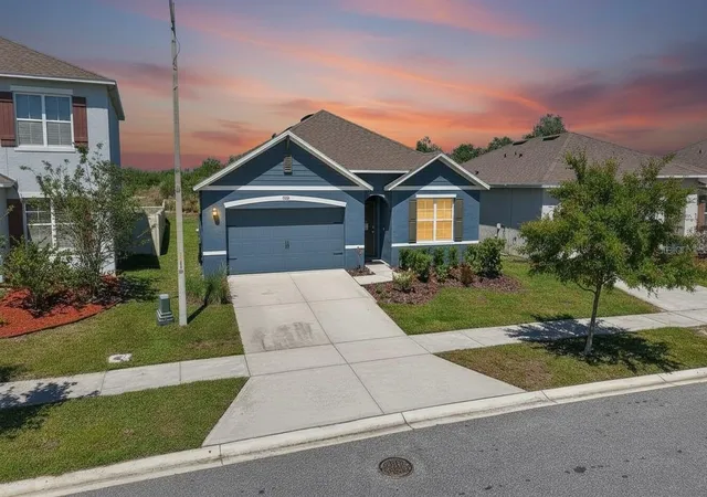 Homes for sale in Lakeland, FL | 5946 Shingle Creek Rd, Lakeland, FL 33811 | MLS# TB8506842