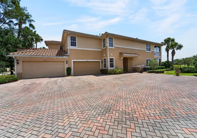 Photo 1 of Sale Pending at 1364 Emerald Dunes Dr, Sun City Center, FL 33573 | MLS# TB8506859 | Listing updated on 2026-09-30