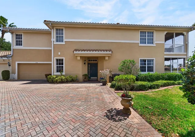 5th image of 1364 Emerald Dunes Dr, Sun City Center, FL 33573 | MLS# TB8506859