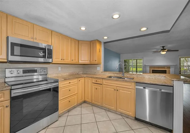 Listing Photo 5 - Condo for sale in building located at 9150 Park Blvd, Largo, FL 33777 - Unit #6