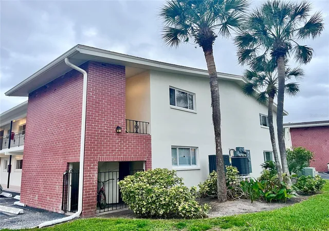 Homes for sale in Saint Petersburg, FL | 4550 Overlook Dr Ne #156, Saint Petersburg, FL 33703 | MLS# TB8506889