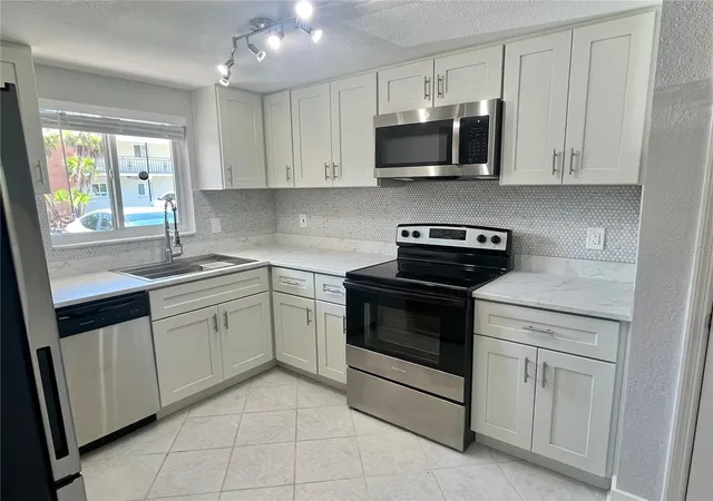 Homes for sale in Saint Petersburg, FL | 4550 Overlook Dr Ne #156, Saint Petersburg, FL 33703 | MLS# TB8506889
