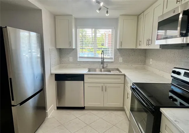 Homes for sale in Saint Petersburg, FL | 4550 Overlook Dr Ne #156, Saint Petersburg, FL 33703 | MLS# TB8506889