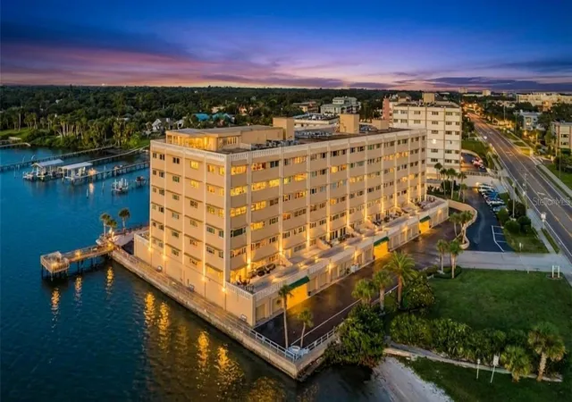 2nd image of 100 Blf Vw Dr, BELLEAIR BLUFFS, FL 33770