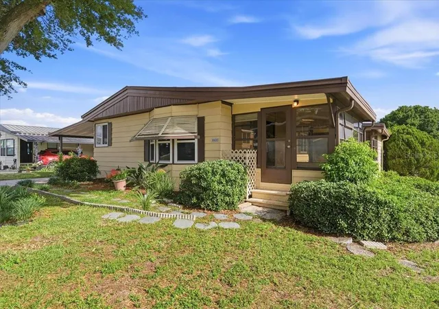 Photo 2 of Manufactured home for sale at 1603 Foxway Dr, Lakeland, FL 33810 | MLS# L4961777 | Listing updated on 2026-09-23