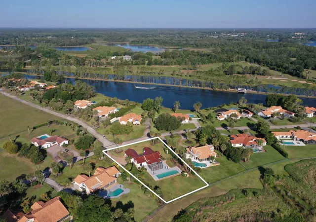 Photo 3 of Single family home for sale at 13300 Skiing Paradise Blvd, Clermont, FL 34711 | MLS# O6406453 | Listing updated on 2026-09-04