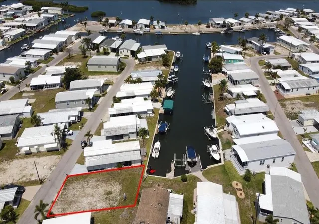 Homes for sale in Palmetto, FL | 292 Nassau Dr, Palmetto, FL 34221 | MLS# A4693093