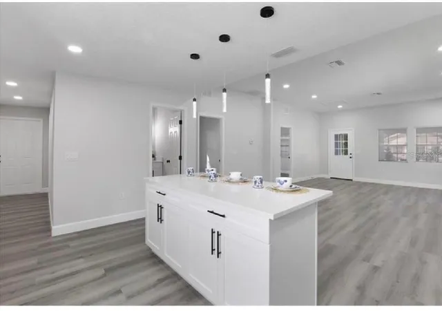 Photo 2 of Single family home for sale at 506 N Warnell St, Plant City, FL 33563 | MLS# TB8506962 | Listing updated on 2026-09-02