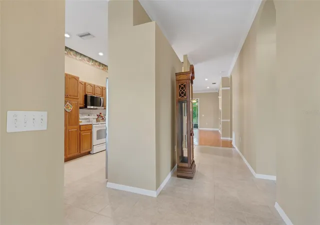 Photo 3 of Single family home for sale at 6560 Lake Clark Dr, Lakeland, FL 33813 | MLS# L4961782 | Listing updated on 2026-10-05