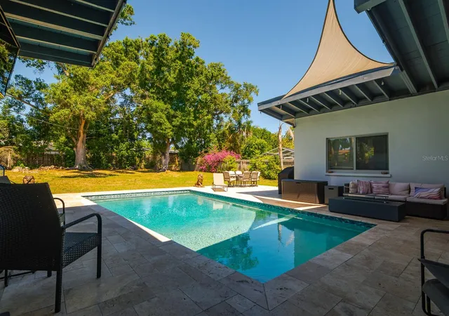 Photo 3 of Single family home for sale at 1424 S Evergreen Ave, Clearwater, FL 33756 | MLS# TB8506983 | Listing updated on 2026-10-06