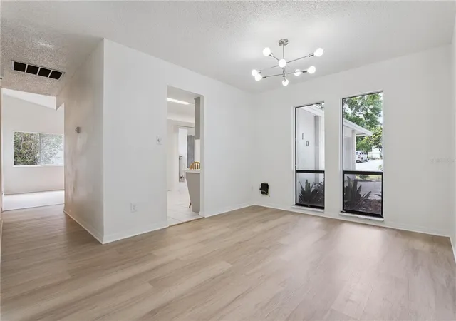 Photo 3 of Single family home for sale at 110 Holderness Dr, Longwood, FL 32779 | MLS# O6406494 | Listing updated on 2026-10-02