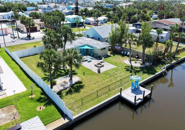 3rd image of 119 N Palmetto Ave, Flagler Beach, FL 32136 | MLS# FC318433