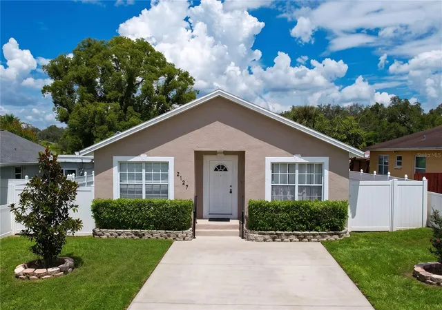 Photo 1 of Sale Pending at 2127 W Perio St #1, Tampa, FL 33612 | MLS# TB8506987 | Listing updated on 2026-10-21