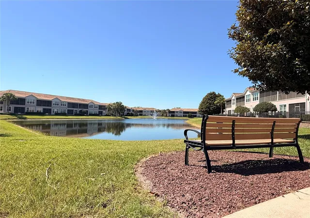 Listing Photo 2 - Condo for sale in building located at 8363 Bella Tierra Ct, DAVENPORT, FL 33896