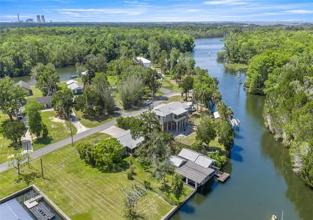 5th image of 46 Magnolia Ave, Yankeetown, FL 34498 | MLS# O6406507