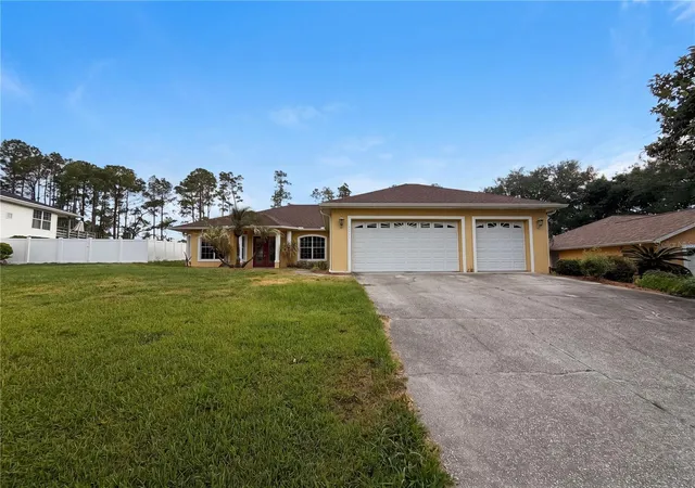 Photo 2 of Sale Pending at 10408 Lago Louisa Ct, Clermont, FL 34711 | MLS# O6406539 | Listing updated on 2026-08-24