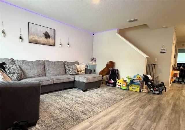 3rd image of 8139 Vining St, Jacksonville, FL 32210 | MLS# GC540216