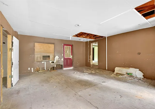 Photo 3 of Single family home for sale at 15176 NE 154th Lane, Fort Mc Coy, FL 32134 | MLS# OM724478 | Listing updated on 2026-09-25