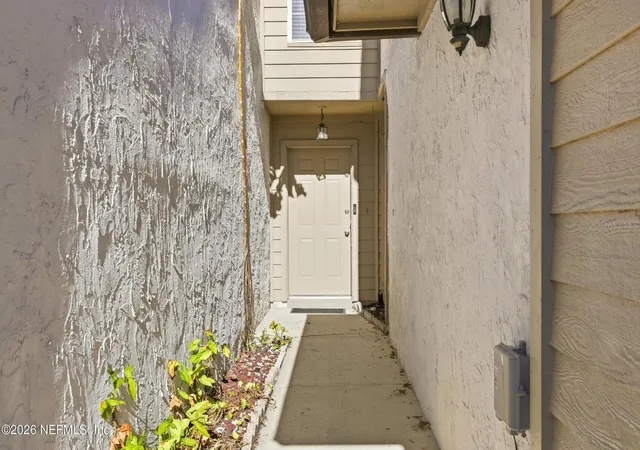 Photo 2 of Townhouse for sale at 10155 Brookwood Forest Blvd, Jacksonville, FL 32225 | MLS# O6406558 | Listing updated on 2026-07-17