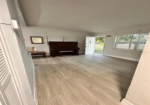 Photo 3 of Single family home for sale at 3508 Oranole Rd, Orlando, FL 32810 | MLS# V4949009 | Listing updated on 2026-09-29