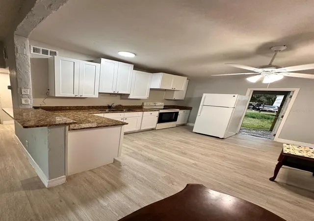 Photo 3 of Single family home for sale at 3508 Oranole Rd, Orlando, FL 32810 | MLS# V4949009 | Listing updated on 2026-09-29