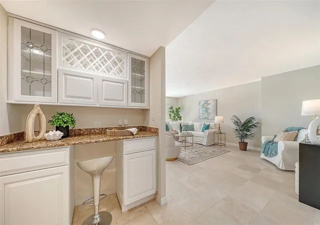 4th image of 1750 Benjamin Franklin Dr #5F, Sarasota, FL 34236 | MLS# A4693130