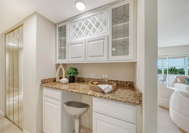 5th image of 1750 Benjamin Franklin Dr #5F, Sarasota, FL 34236 | MLS# A4693130