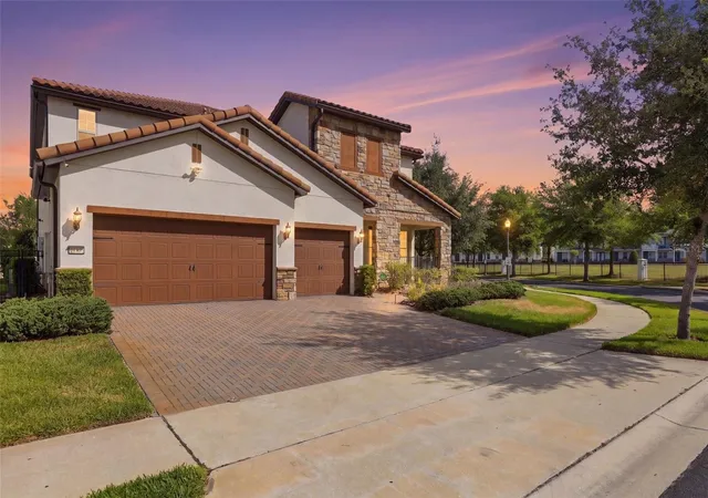 Photo 3 of Single family home for sale at 10902 Citron Oaks Dr, Orlando, FL 32836 | MLS# TB8507076 | Listing updated on 2026-10-01