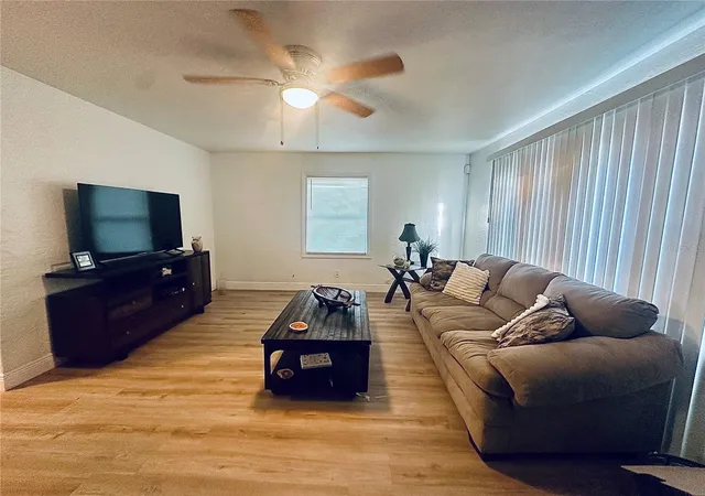 Photo 4 of Single family home for sale at 4811 Emerson Ave S, St Petersburg, FL 33711 | MLS# TB8507092 | Listing updated on 2026-09-23