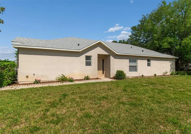 Photo 3 of Single family home for sale at 18630 Rolling Hills Loop, Hudson, FL 34667 | MLS# W7885645 | Listing updated on 2026-08-07
