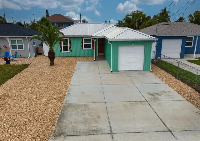 Photo 3 of Single family home for sale at 6420 Boatyard Dr, Hudson, FL 34667 | MLS# TB8507134 | Listing updated on 2026-09-12