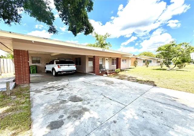 Photo 2 of Single family home for sale at 317 Ave G Se, Winter Haven, FL 33880 | MLS# O6406631 | Listing updated on 2026-07-27
