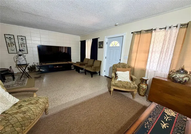 Photo 4 of Single family home for sale at 317 Ave G SE, Winter Haven, FL 33880 | MLS# O6406631 | Listing updated on 2026-07-27